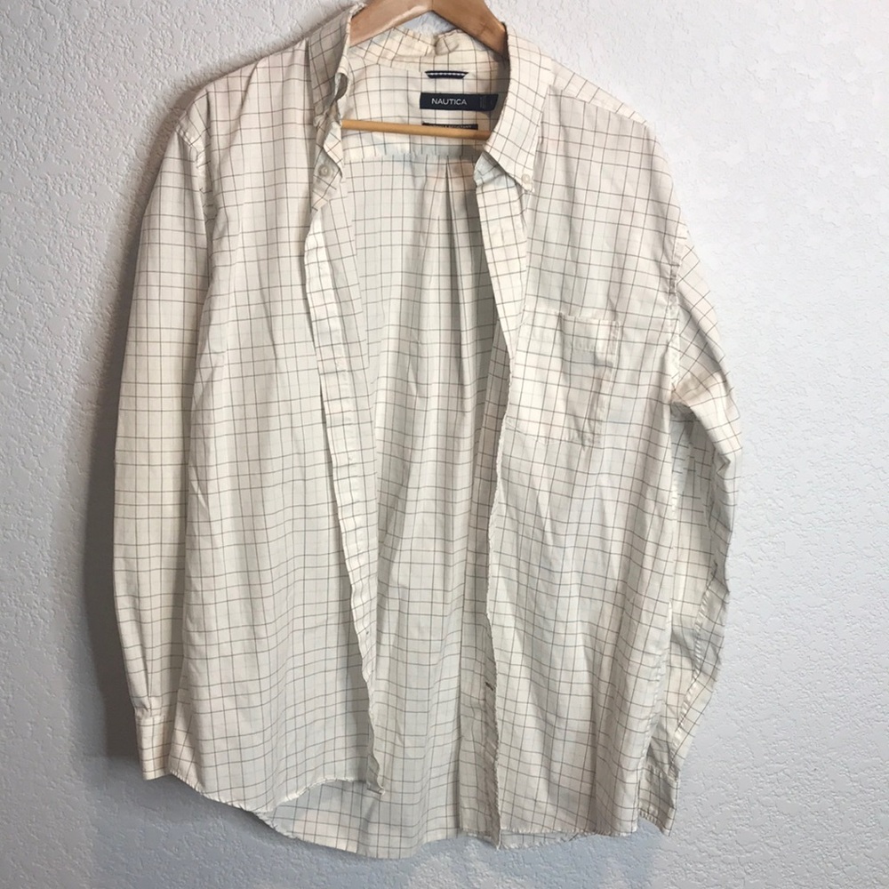 Men’s Nautica dress shirt size large ⭐️